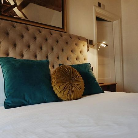 Upstairs At 33 - Self Check In Boutique Accommodation In Worcester Centre Esterno foto
