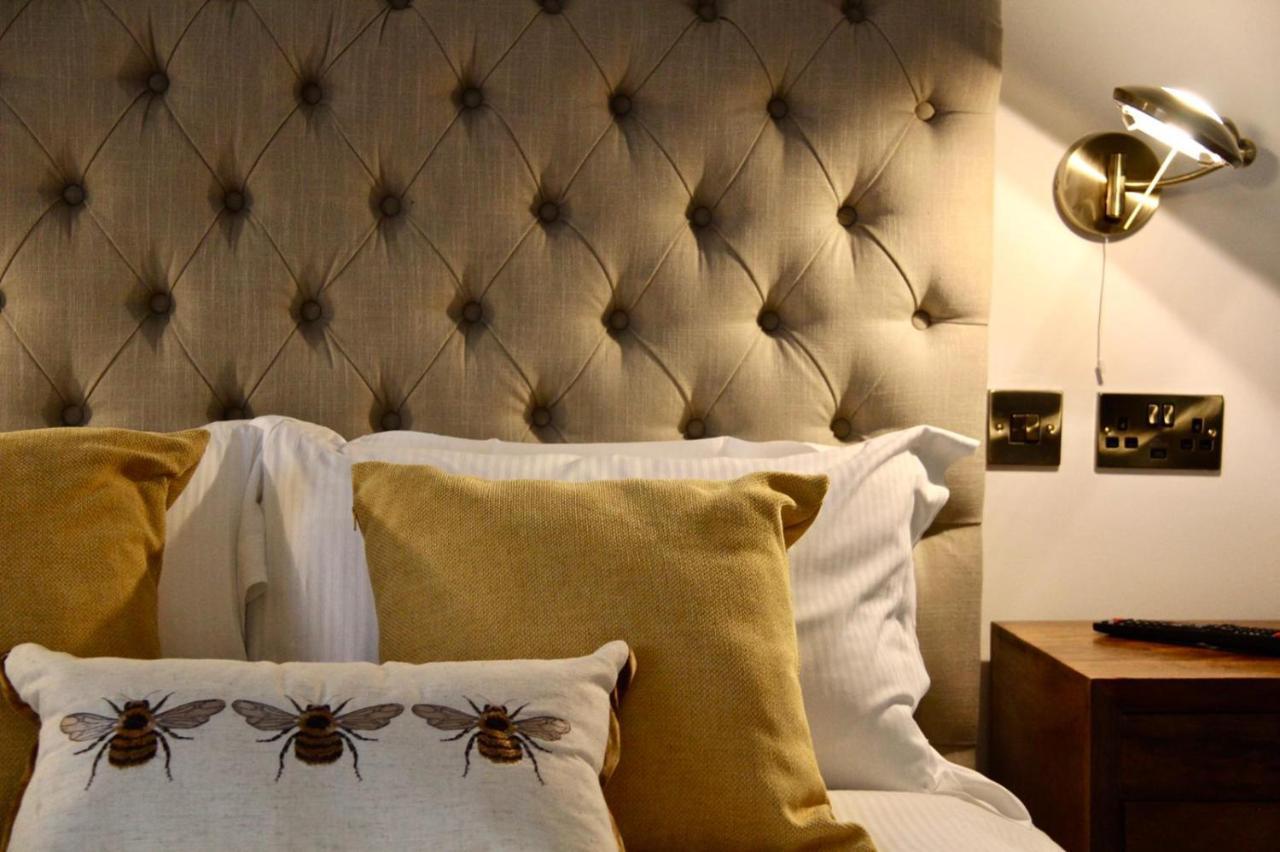 Upstairs At 33 - Self Check In Boutique Accommodation In Worcester Centre Esterno foto