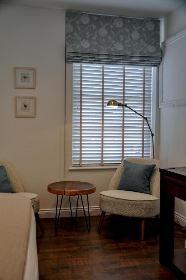 Upstairs At 33 - Self Check In Boutique Accommodation In Worcester Centre Esterno foto
