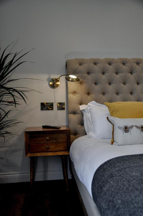 Upstairs At 33 - Self Check In Boutique Accommodation In Worcester Centre Esterno foto