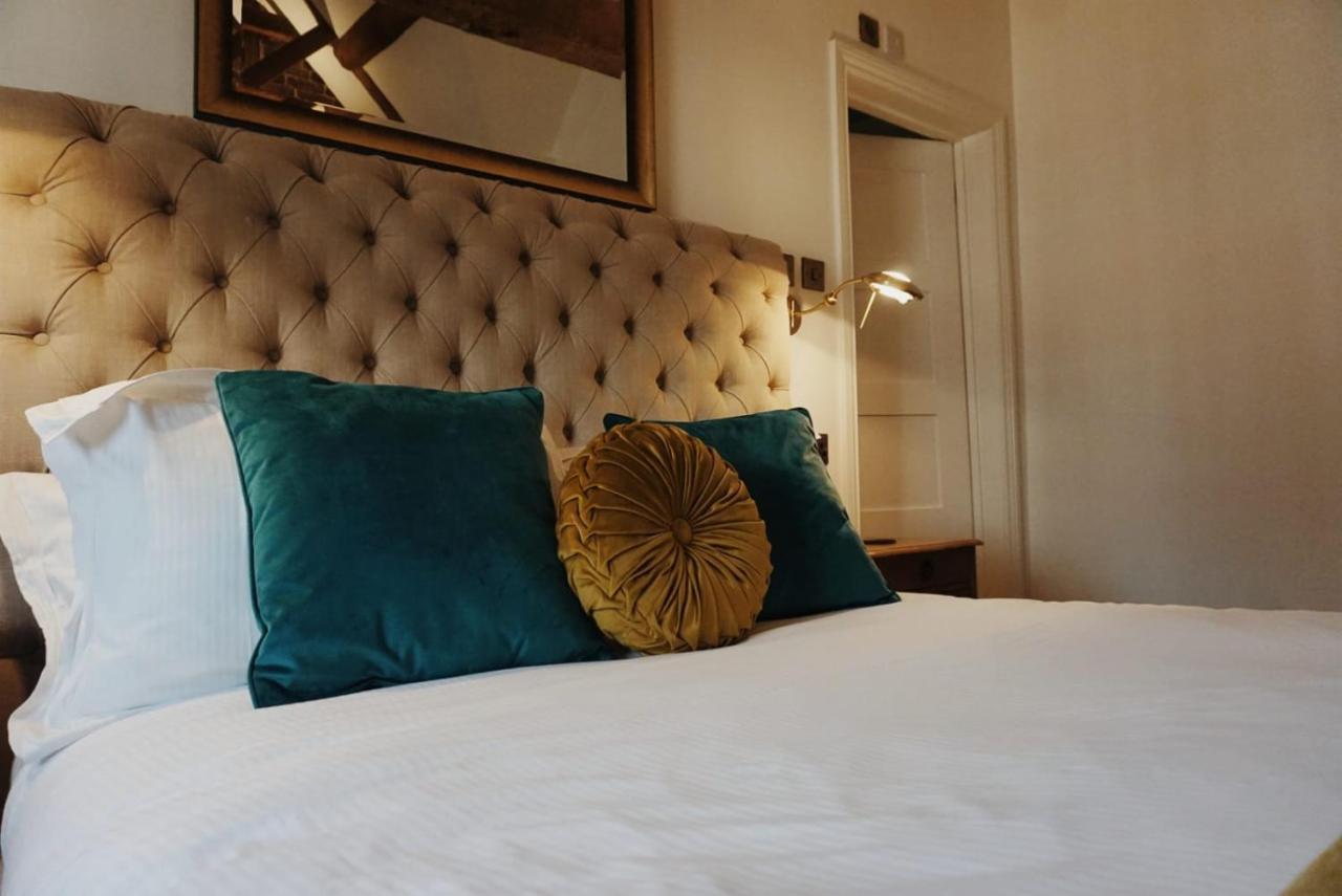 Upstairs At 33 - Self Check In Boutique Accommodation In Worcester Centre Esterno foto